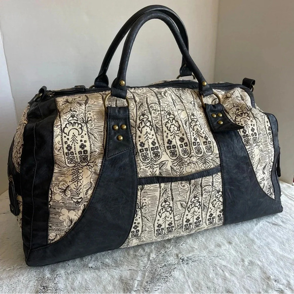 AmyKathryn Vegan Large Duffle Bag - Picture 9 of 16